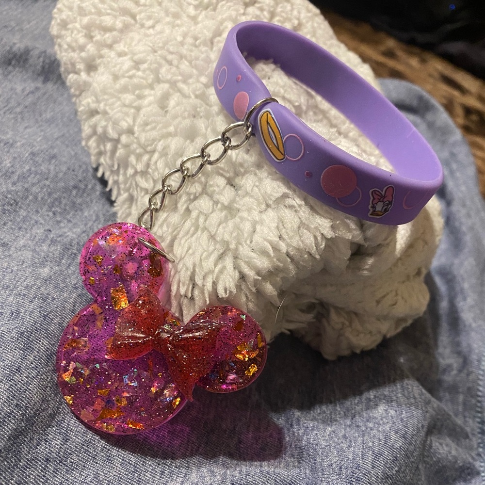 Daisy Duck Wristband Keychain